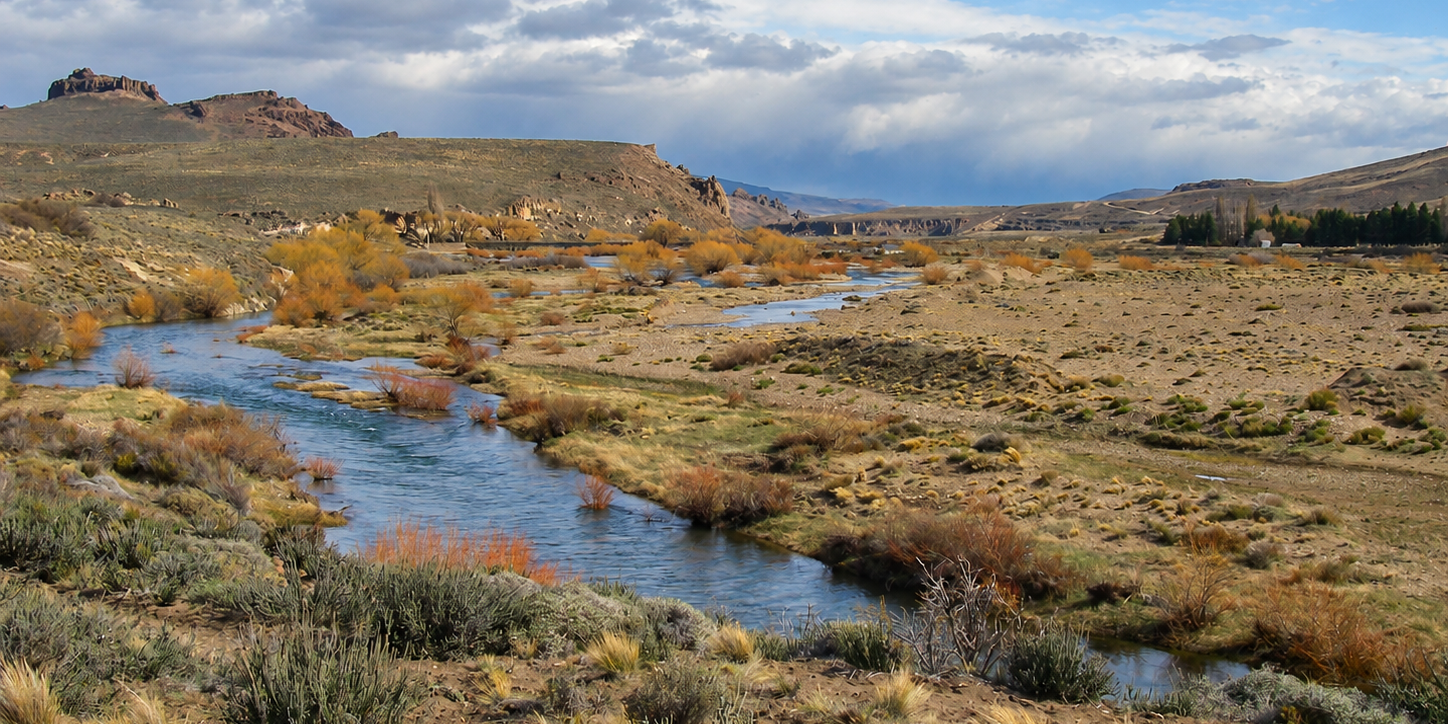 Pichi Leufú River and steppe landscape near Bariloche, Patagonia, where we offer guided fly fishing trips